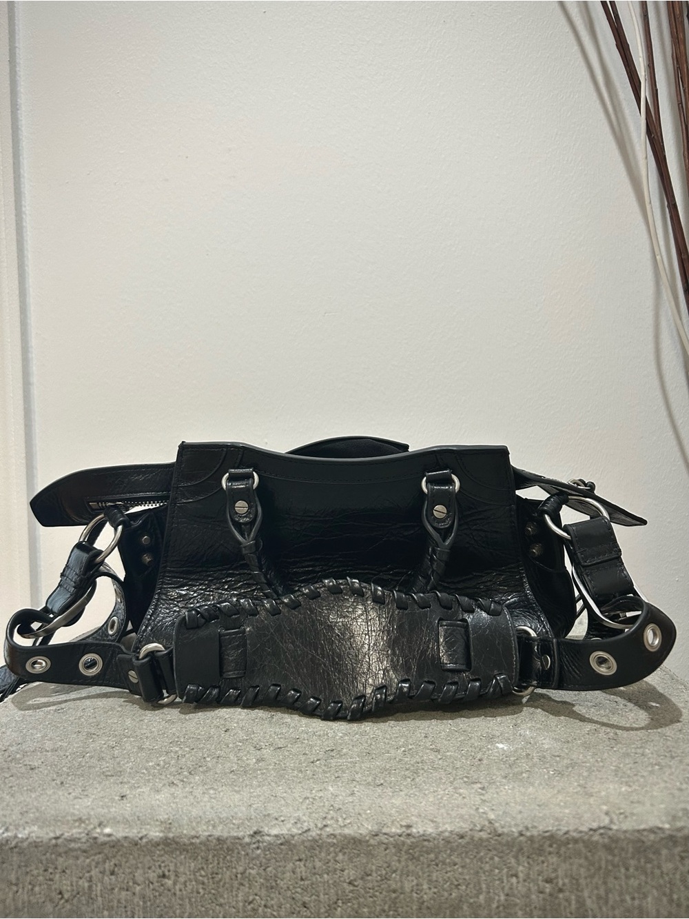 Balenciaga Neo Cagole Black Leather City Hand Bag - Picture 2 of 12